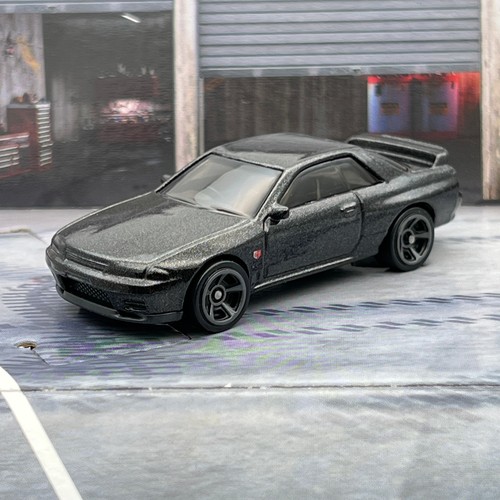 Hot wheels nissan skyline r - nissan,