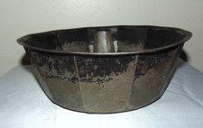 Antique Tin Cake Pudding Pan