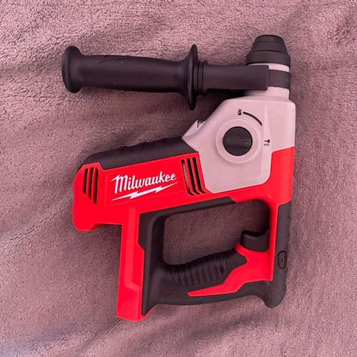 Milwaukee m18 18v - milwaukee,