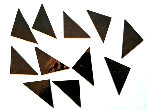 102g triangular black glass - black,