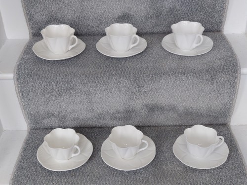 Shelley dainty white - “dainty, white”