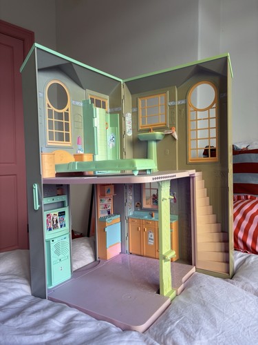 2002 barbie talking townhouse - 2002,