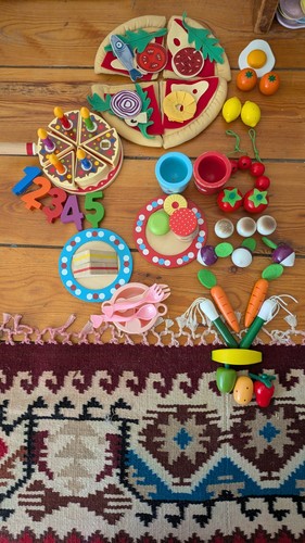Wooden play food bundle - food,