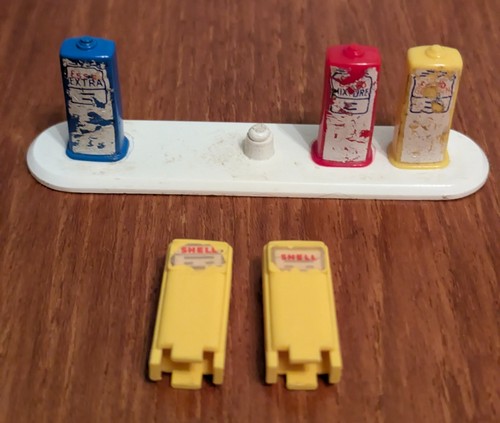 Vintage lego esso petrol pumps - lego,