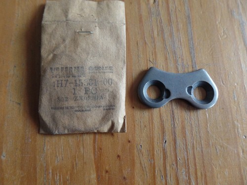 Nos yamaha bearing cover - yamaha, plate