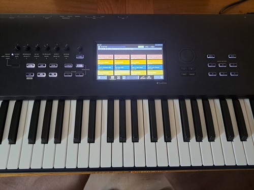 Korg nautilus music - 73,