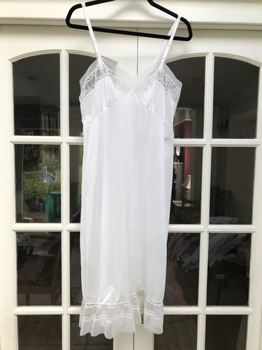 Vintage mid century white - mid,