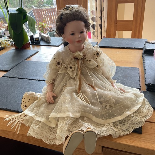Rare mundia doll christine - doll,