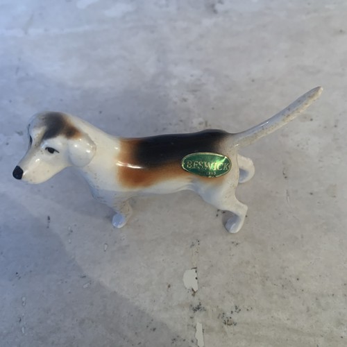 Beswick model foxhound no - model,
