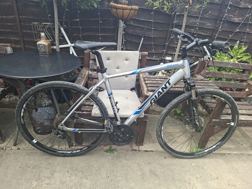 Giant roam hybrid bike large - roam,