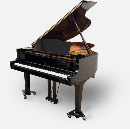Yamaha grand piano 1990 - c3,