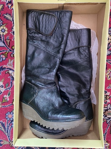 Fly london patent dark - of,