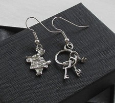 Handmade - Alice In Wonderland