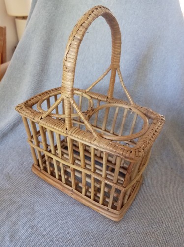 Vintage wicker wine bottle - 2,