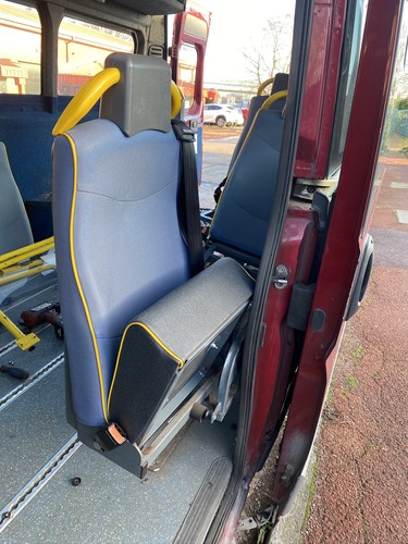 Single folding van - single,