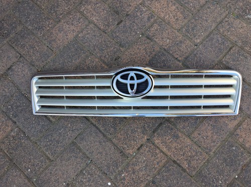 Toyota avensis front - front, grill