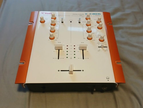 Vestax vmc 002 dj mixer - dj,