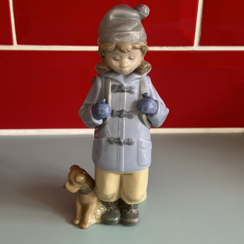 Nao lladro travelling - by,