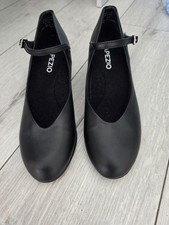 Capezio black dance shoes size