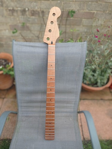 Fender bass style - p,