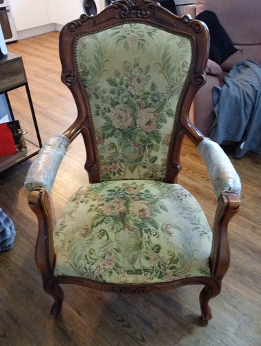 Antique queen ann chair carved - ann,