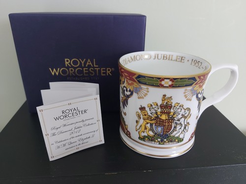 Royal worcester tankard queen - royal,