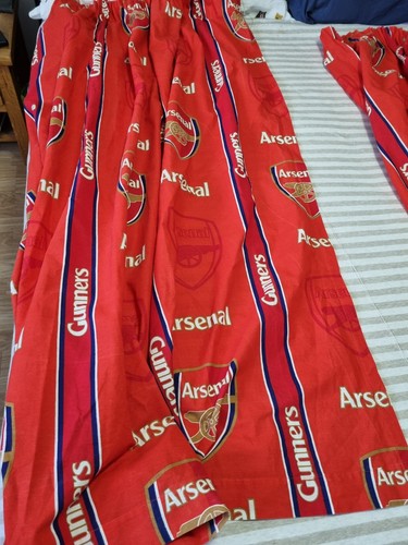 Pair official arsenal - of,