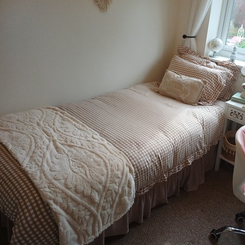 Trundle bed with - trundle, pull-out