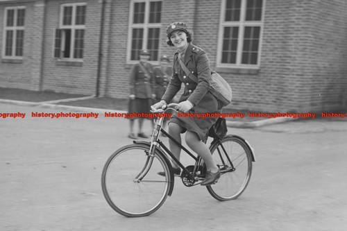 F010211 ats girl - f010211,