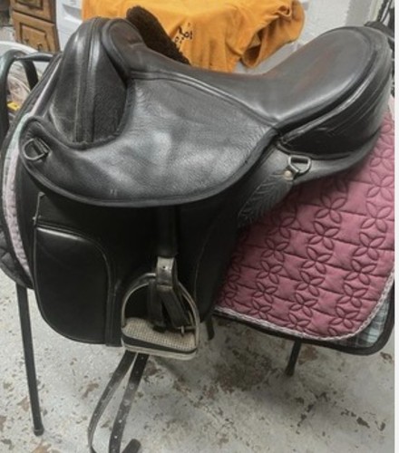 Barefoot treeless saddle - treeless,