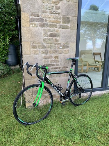 Road bike - road,