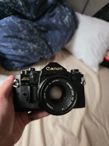 Canon 35mm slr - film, camera