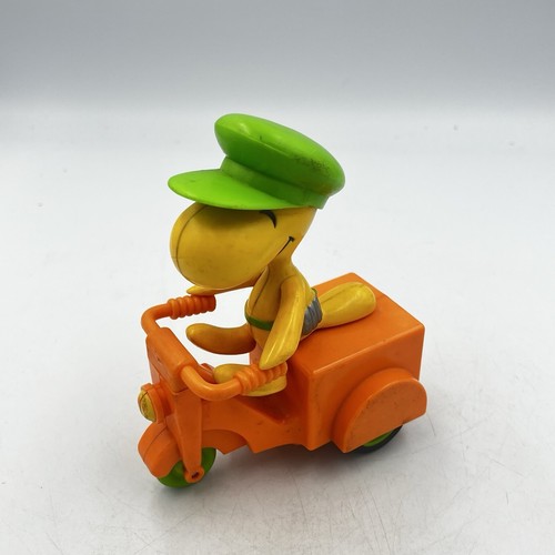 Peanuts friends woodstock - peanuts, &