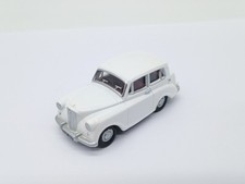 Oxford Triumph Mayflower White