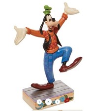 Disney Traditions Jim Shore Goofy 'A Goofy Celebration' Figure Showcase NEW