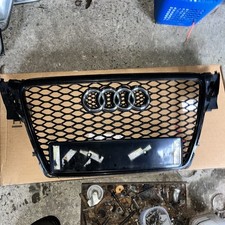 Audi A4 B8 2008-2012 Front Honeycomb Main Grill Bumper With Chrome Badge