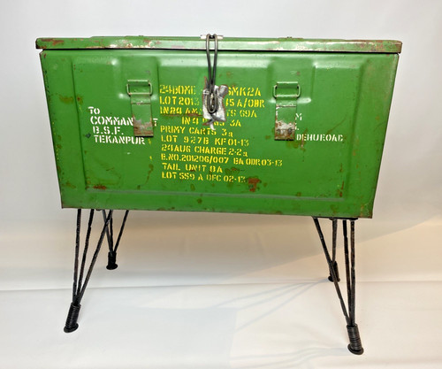 Vintage army storage trunk - army,