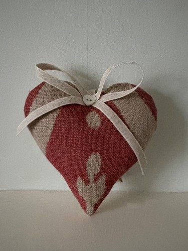 Susie watson padded heart door - susie,