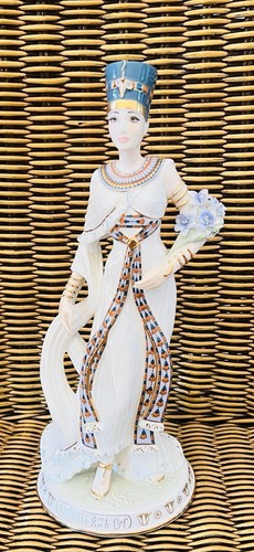 Wedgwood nefertiti legends - nefertiti,