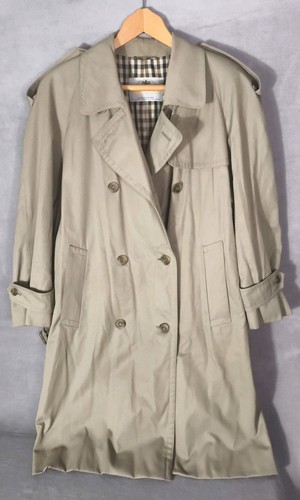 Aquascutum ladies beige