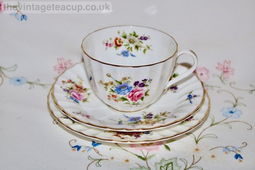 Beautiful royal worcester bone - beautiful,