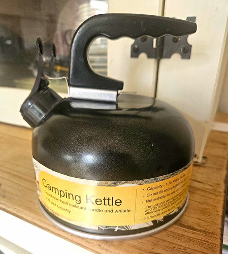 Black camping kettle - black, 1.75