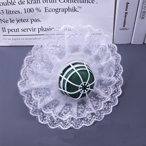 Flower holder with - flower, rrim