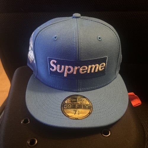 Supreme fw22 money box - supreme, logo