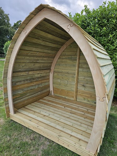 Garden pod outside eating - outside,