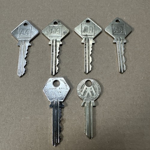 Vintage group keys - aa,