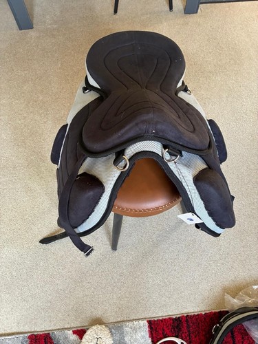 Treeless saddle - treeless,
