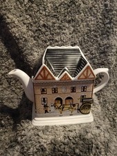 Ringtons Teapot 1920's HOUSE by Wade Ceramics 1993 vgc no chips or scuffs