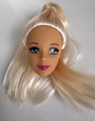 Blonde doll head - head, green