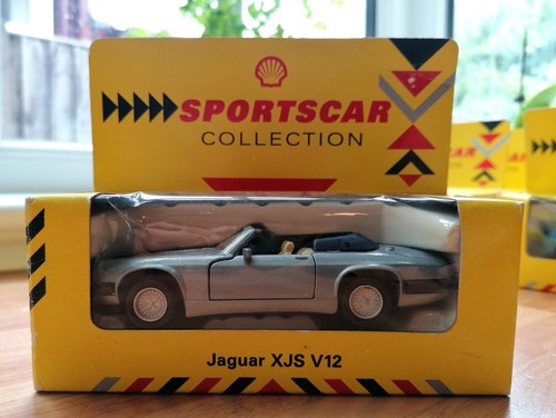 Die cast scale model - cast,